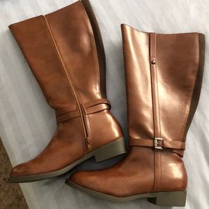 Brown American Eagles Zipper Boots.